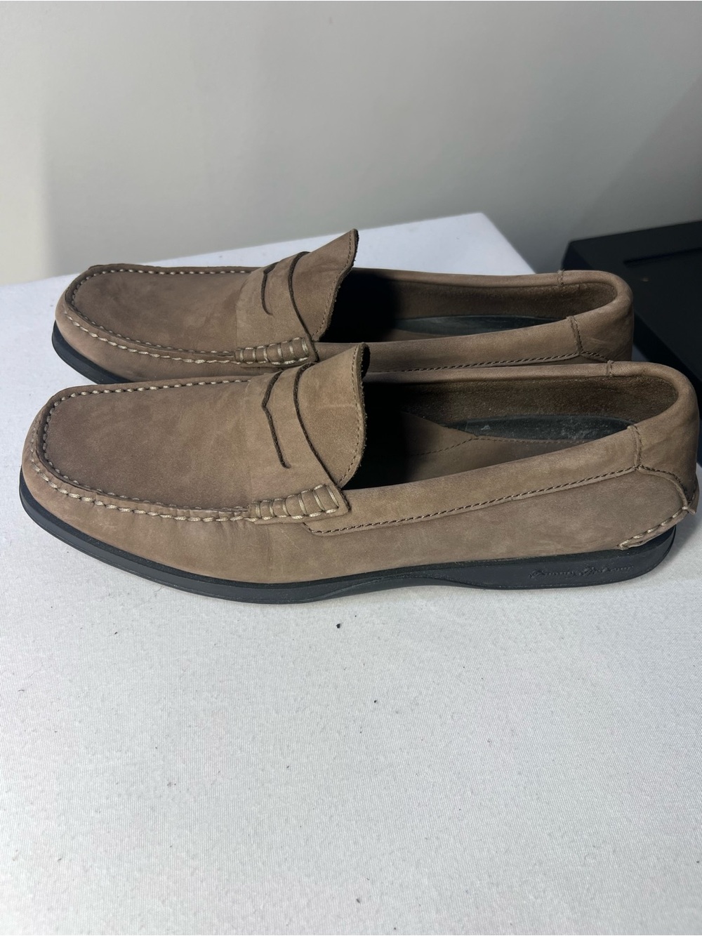Tommy Bahama barrier isle men 10.5 great con olive Casual Penny Loafers in Taupe
